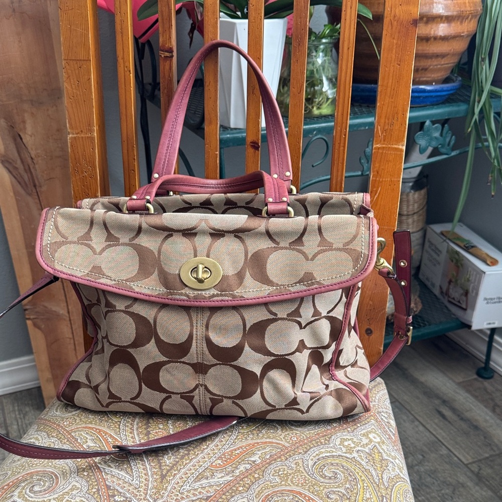 Coach Hampton
Signature Laptop Briefcase - Picture 2 of 14